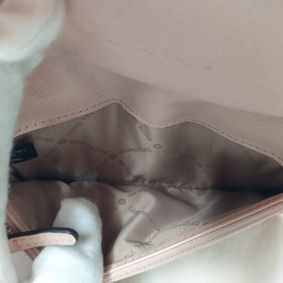 Michael Kors Pink Leather Love Sign Zip Around Credit Card ID Window Wallet - Picture 13 of 14